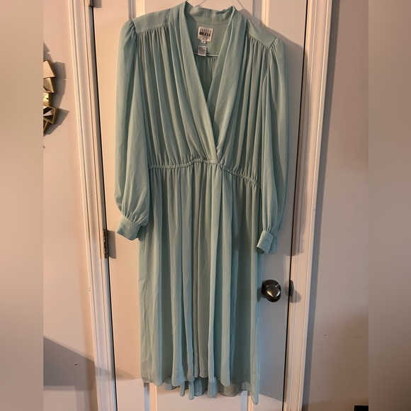 Leslie Fay Dresses & Skirts - Vintage Leslie Fay Light Blue Long Sleeve Dress